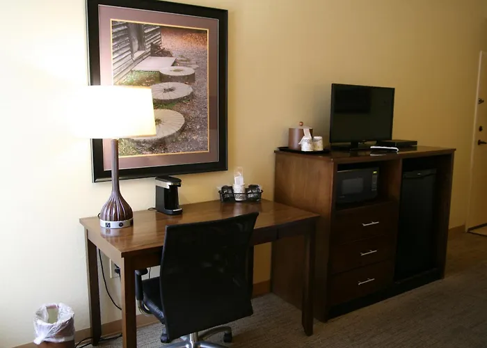 Clarion Pointe Cherokee