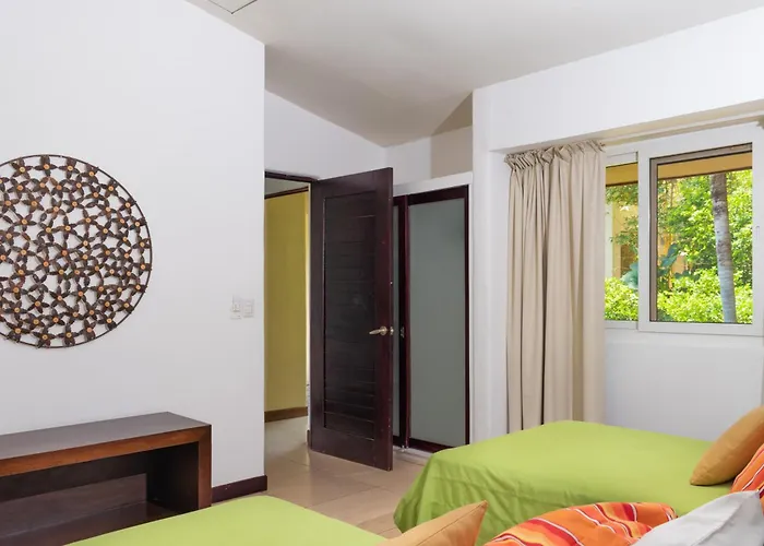 Las Flores Resort