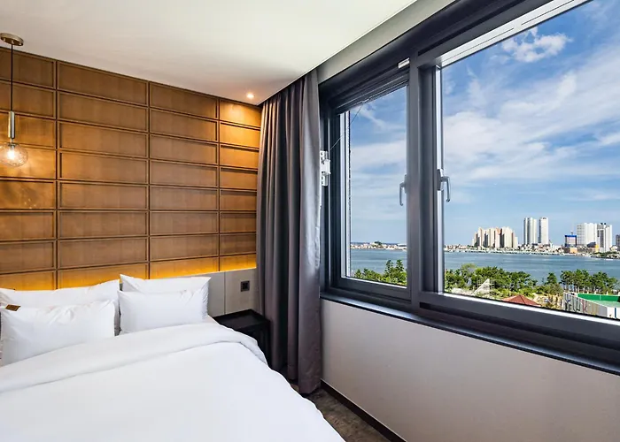 Sokcho Business Hotel Camel