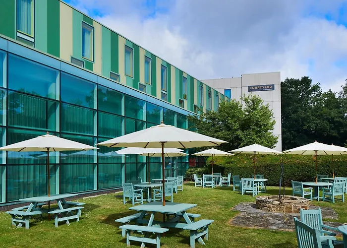Courtyard By Marriott London Gatwick Airport