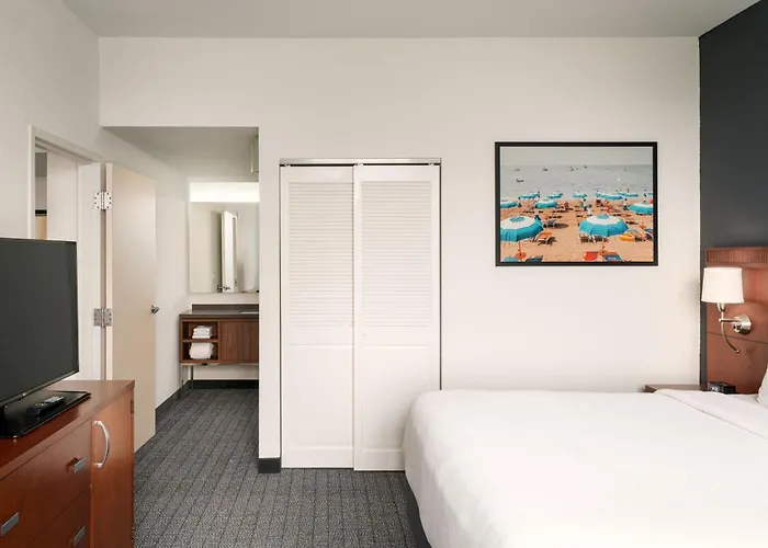 Courtyard By Marriott St. Petersburg Downtown