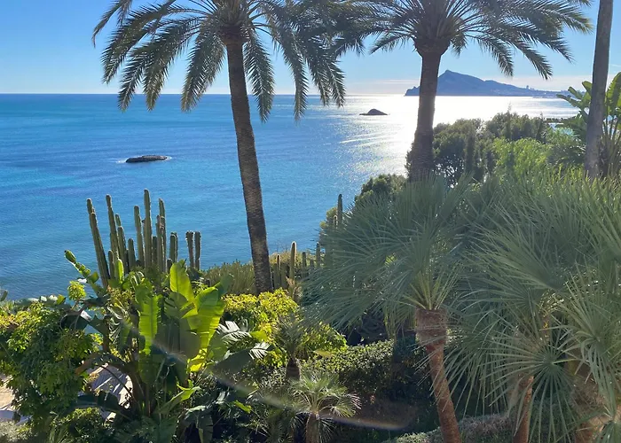 El jardin Botánico Villa LUZ Altea