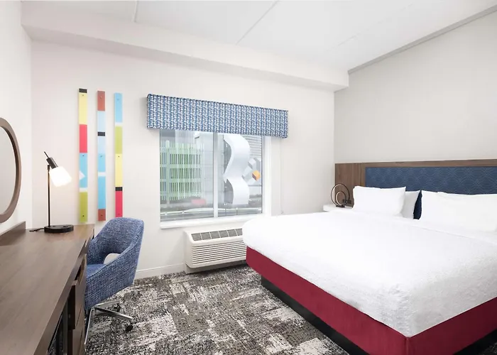 Hampton Inn & Suites Rochester Downtown