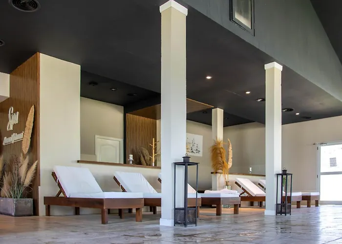 Howard Johnson Hotel & Convention Center Madariaga - Carilo