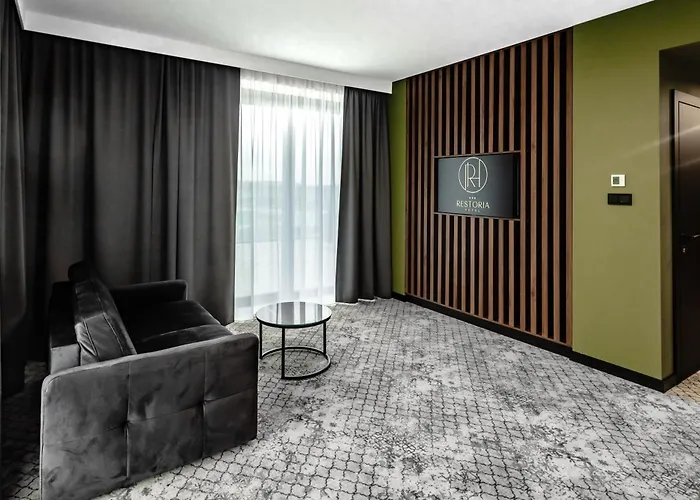 Restoria Hotel***