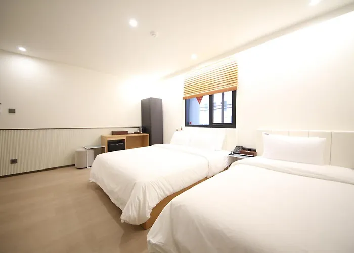 Busan H-Avenue Hotel Seomyeon Station