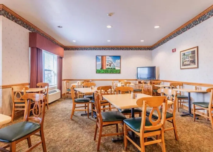 Lancaster Inn & Suites