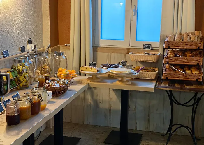 Hotel Le Grillon