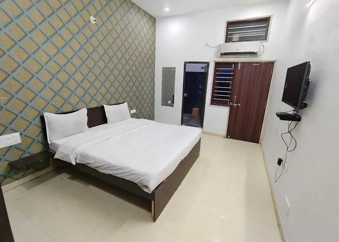 Hotel O Royal Prince