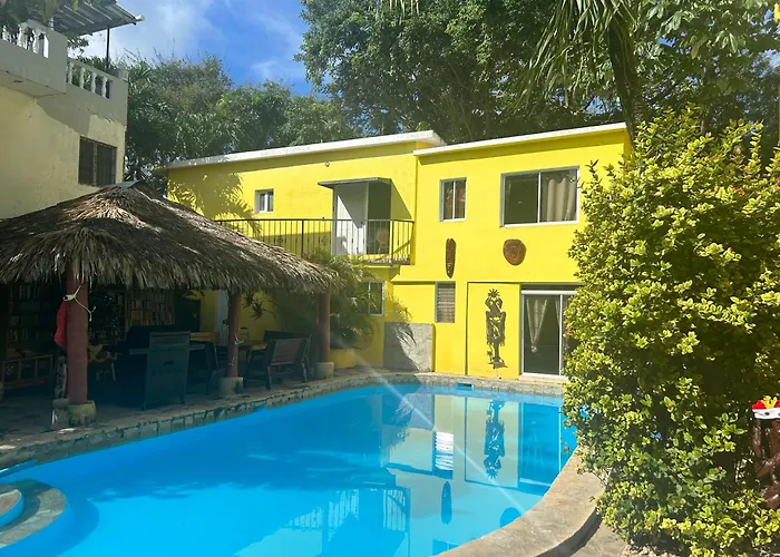 Coco Hotel And Hostel