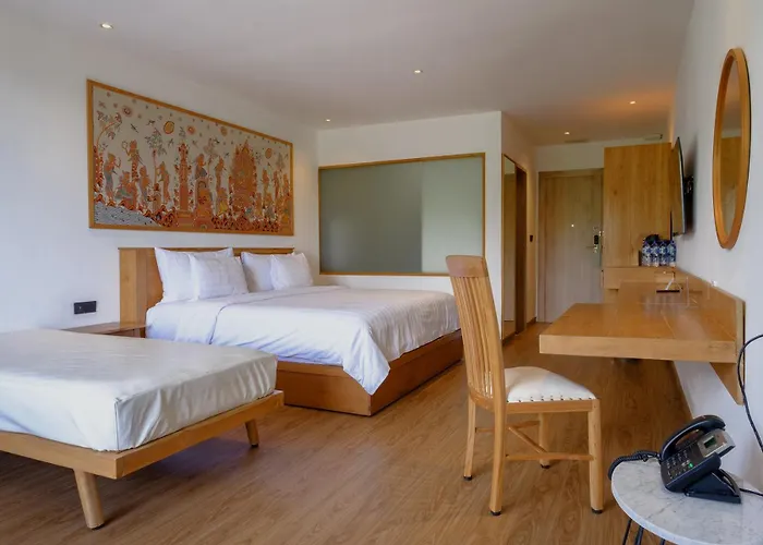 Giriwood Hotel & Villa