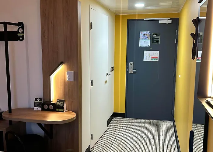 B&B Hotel Cergy Saint-Christophe Gare