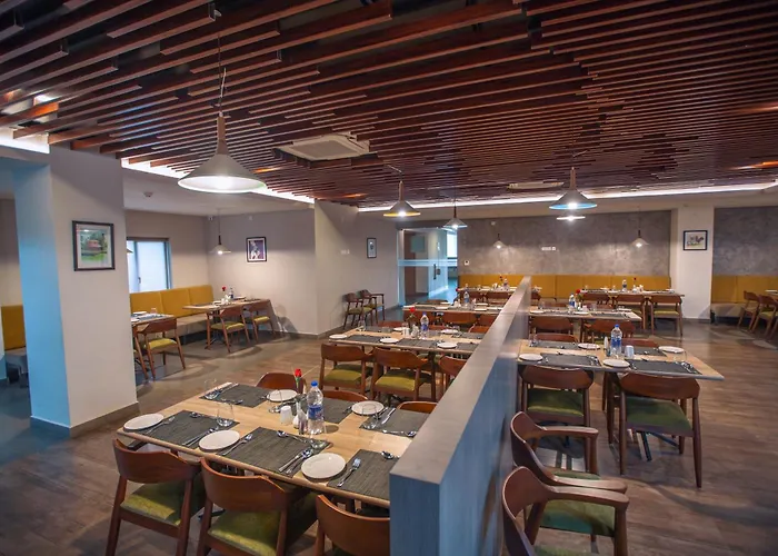 Raj Riveria Hotel