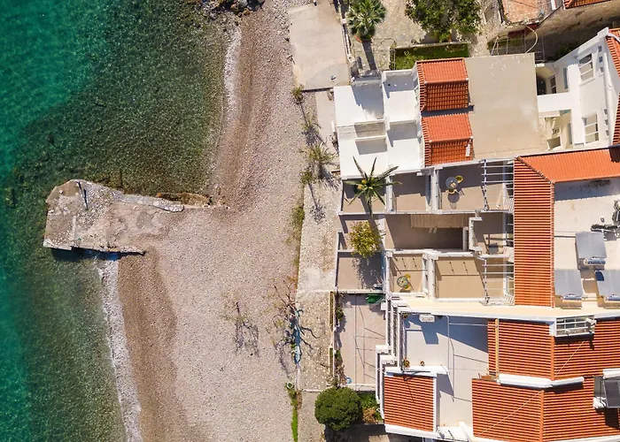 8Moons Boutique Apartments