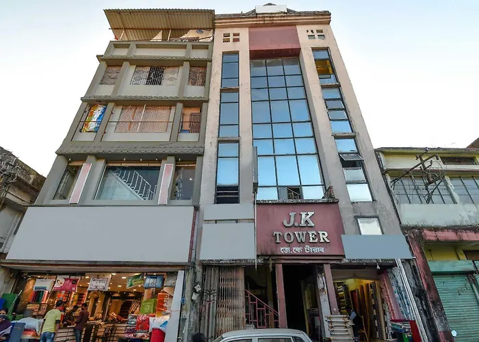 Oyo Flagship 71156 Hotel Jaybee'S