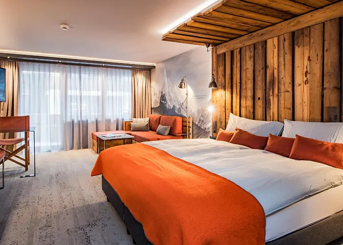 Basecamp Hotel