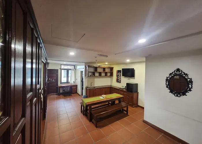 Uptown Eco Hotel