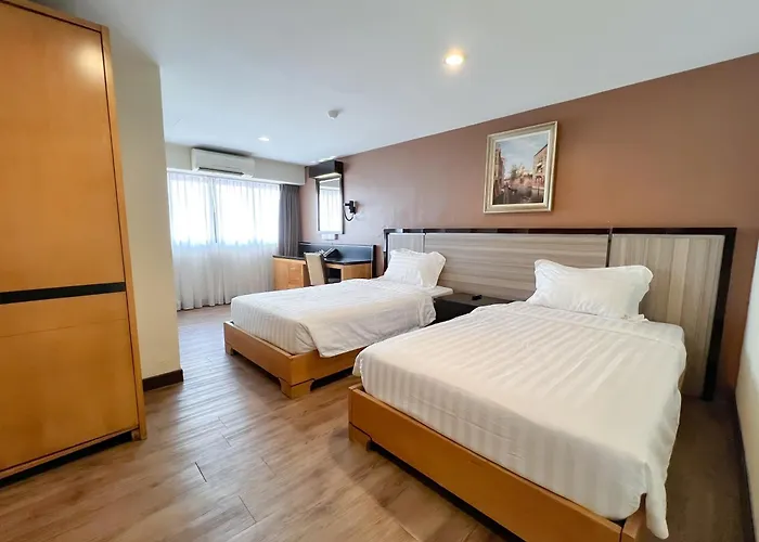 Hallmark Express Hotel