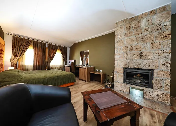 Hotel Carshia E Jupave