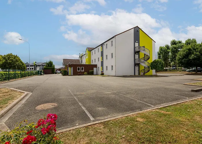 B&B Hotel Chartres Le Coudray