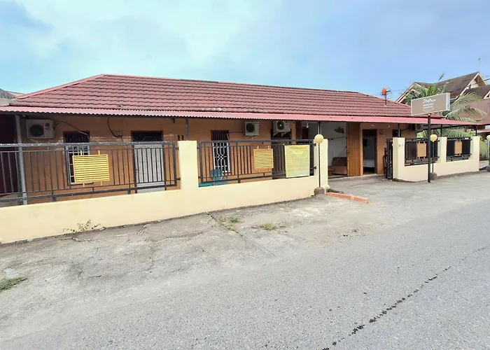 Handira Homestay Syariah Padang Redpartner