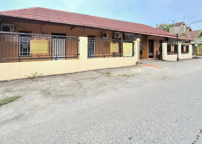 Handira Homestay Syariah Padang Redpartner