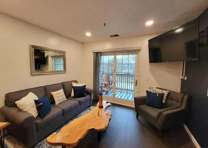 Grand Wood Suites Nashville