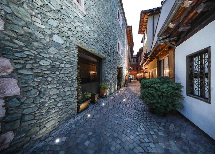 Hotel Carshia E Jupave