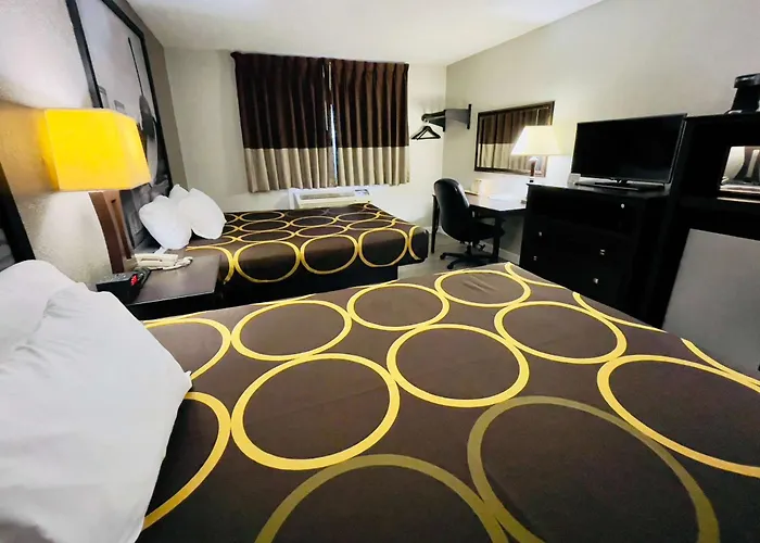 Super 8 By Wyndham Shakopee