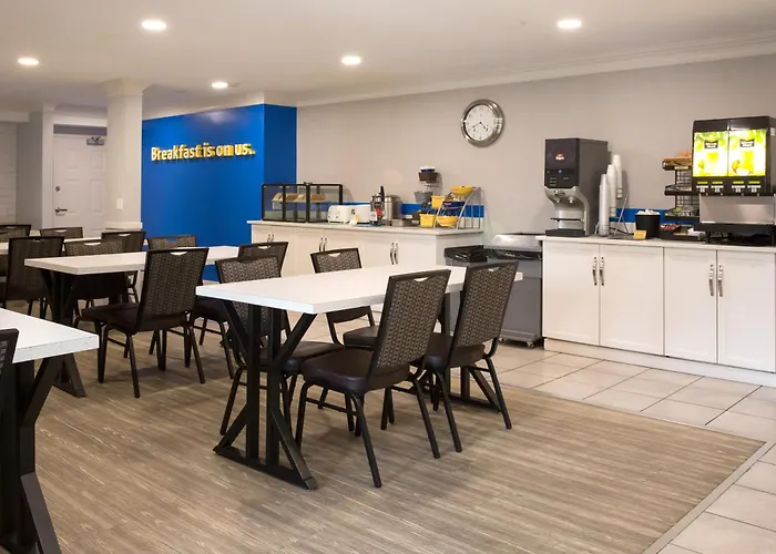 Days Inn By Wyndham Kelowna