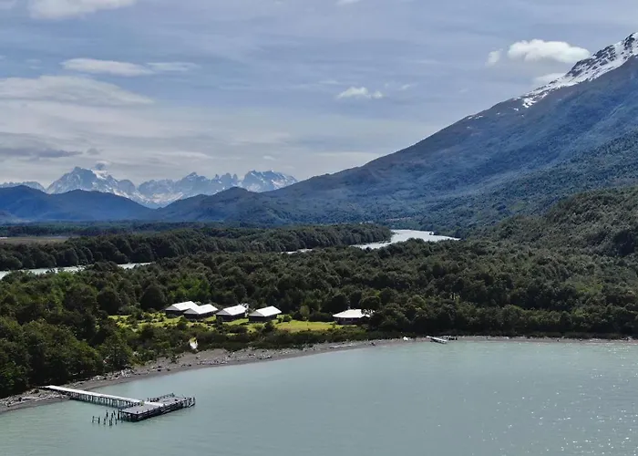Monte Balmaceda Lodge&Glaciers