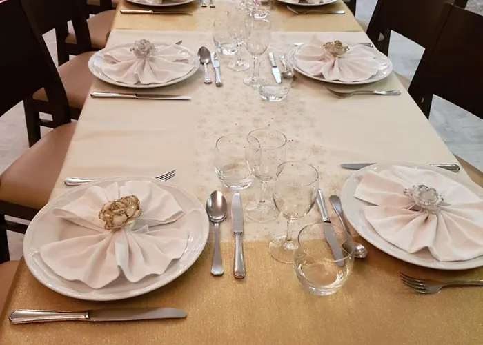 Logis Hotel Restaurant Les Carillons