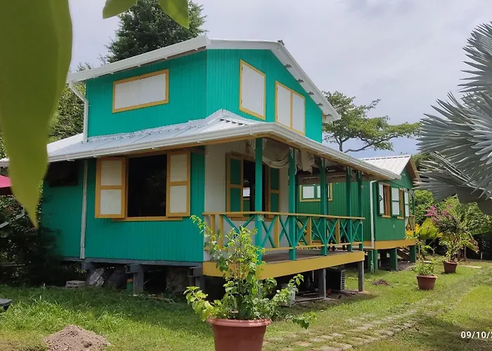Hotel Yellow Home Providencia Isla