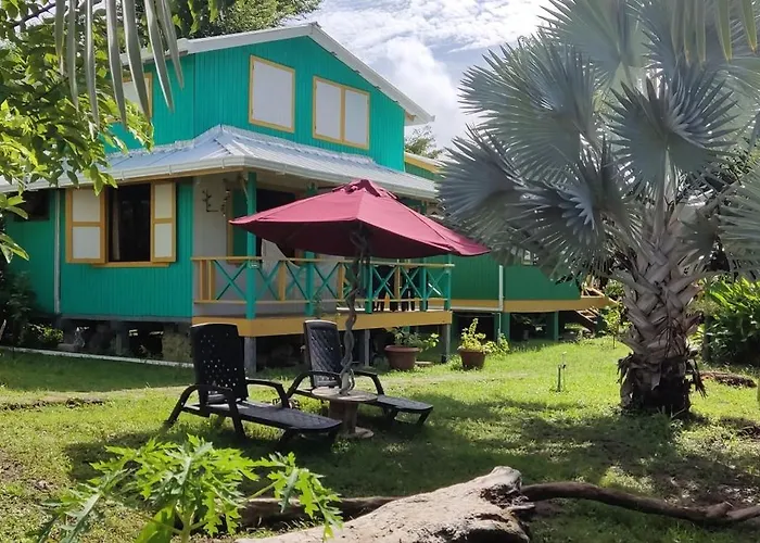 Hotel Yellow Home Providencia Isla