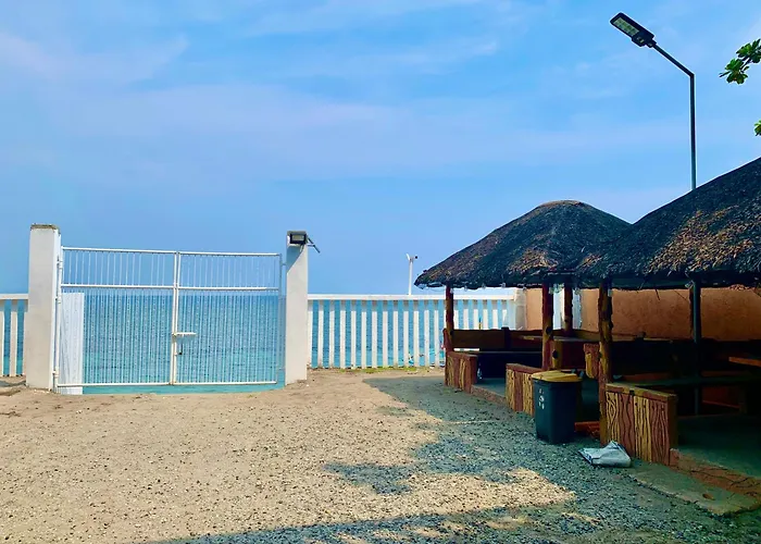Hana Natsu Resorts Beach & Hotel