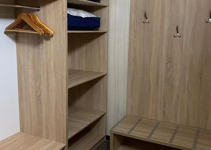Status Hotel