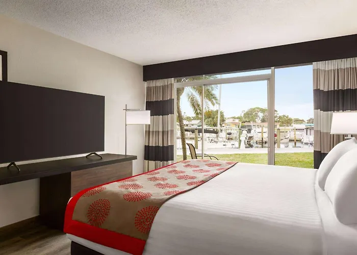 Ramada By Wyndham Sarasota Waterfront