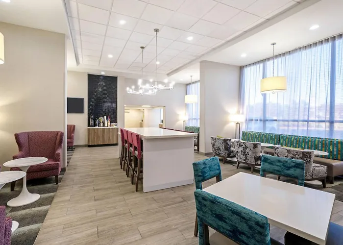 La Quinta By Wyndham Columbus Ms
