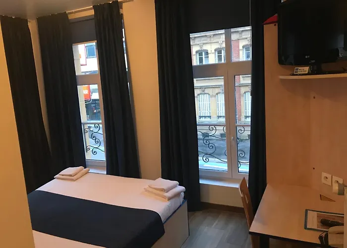 Hotel César climatisation dans la majorité des chambres Centre-ville Gare Charleville-Mézières