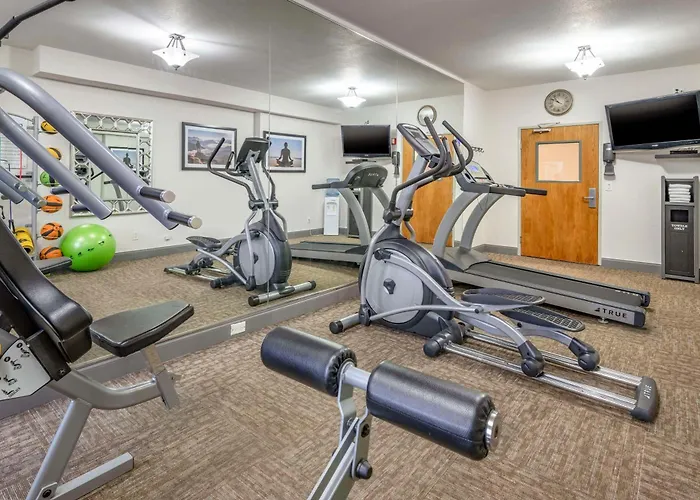 Best Western Plus Peppertree Airport Inn