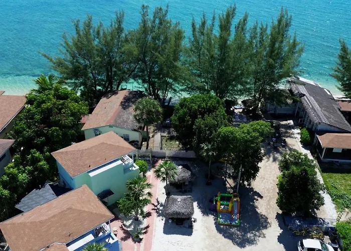 Coral Harbour Beach House And Villas