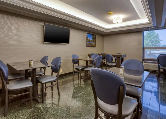 Drury Inn & Suites St. Louis - Fairview Heights