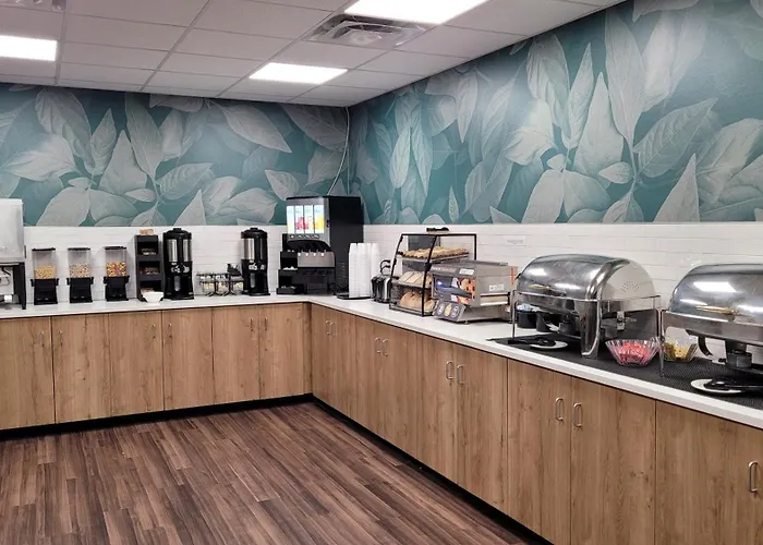 Everspring Inn And Suites
