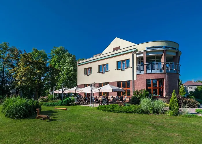 April Hotel Panorama