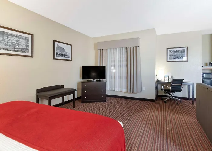 Best Western Plus Bradbury Inn And Suites