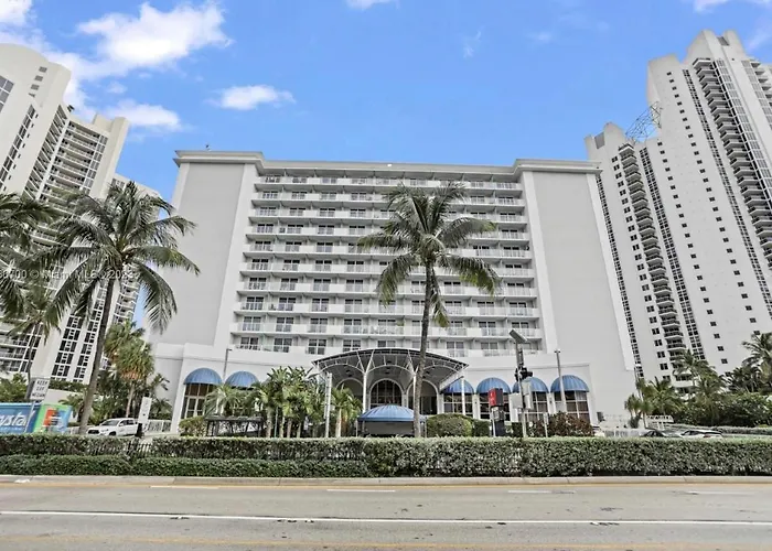 Ramada Plaza By Wyndham Marco Polo Beach Resort
