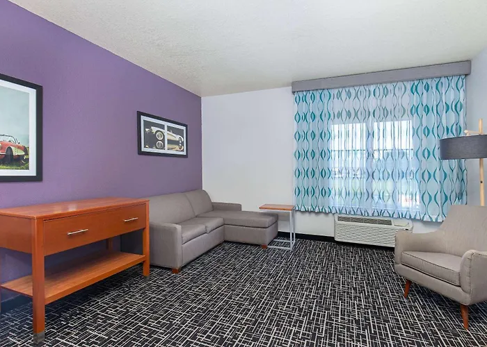 La Quinta By Wyndham Bowling Green