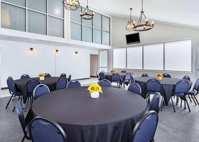 Days Inn And Suites By Wyndham Oxford
