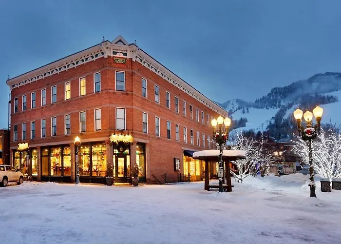 Independence Square 202, Hotel Room Over-Looking The Mall And Aspen Mountain