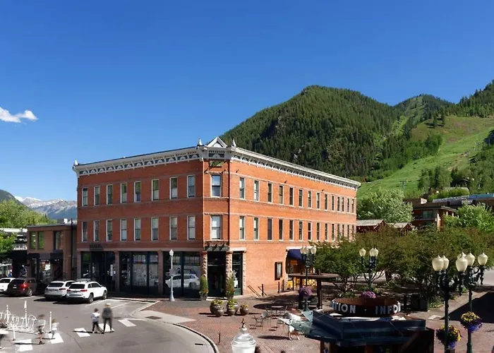 Independence Square Unit 303, Corner Studio With Premier Finishes, Downtown Location